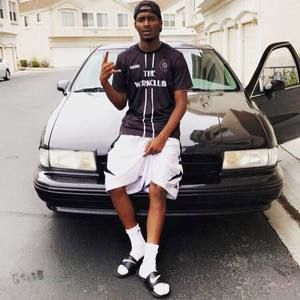 Meet your Posher, Tee